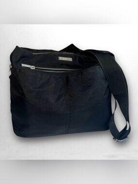 Baggallini Nylon Crossbody Shoulder Black Bag zipper Closure Medium 11x13x5